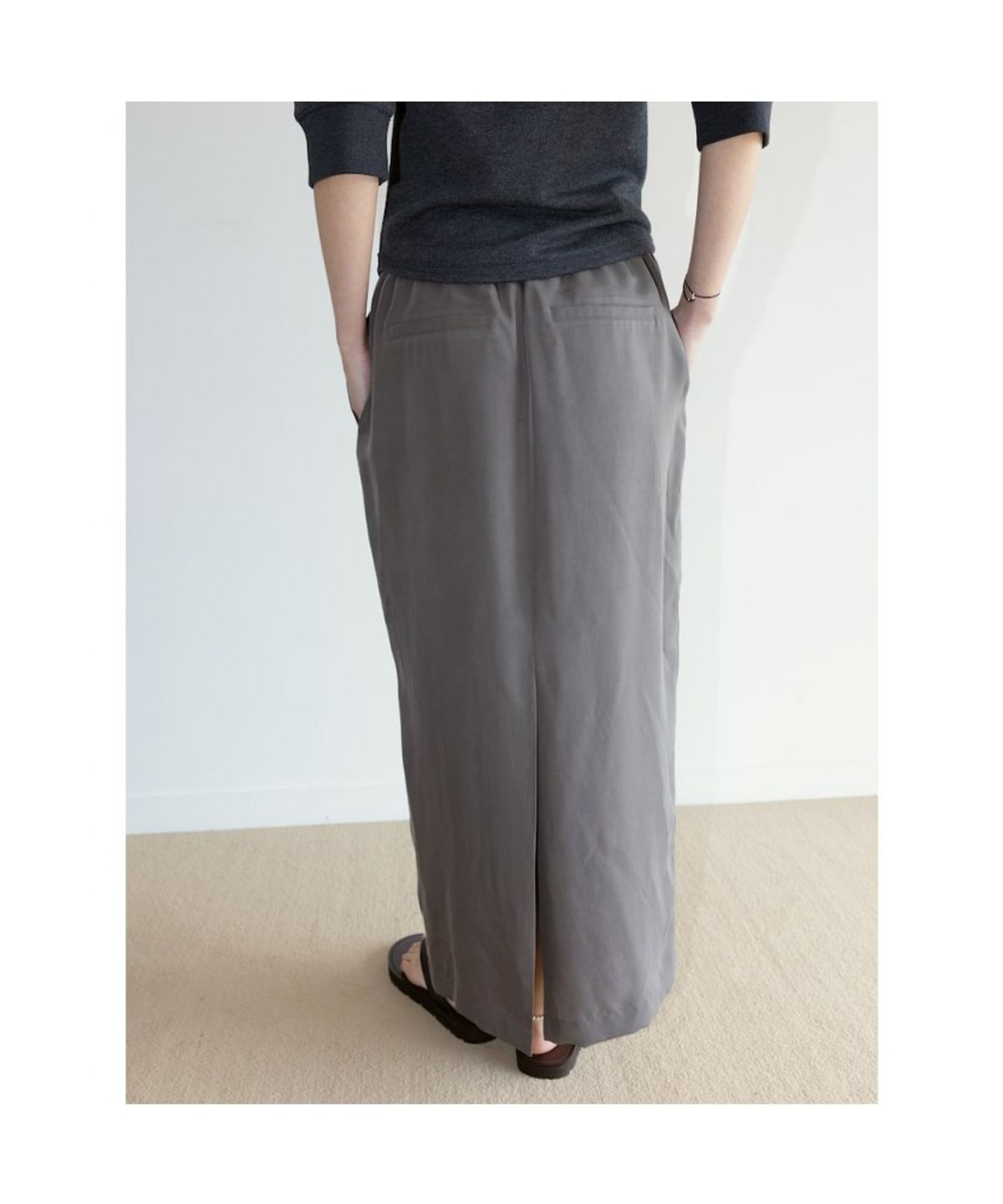 디애퍼처(THE APERTURE) Marlo Cupra H Line Skirt  Brown (TA6727A14D)