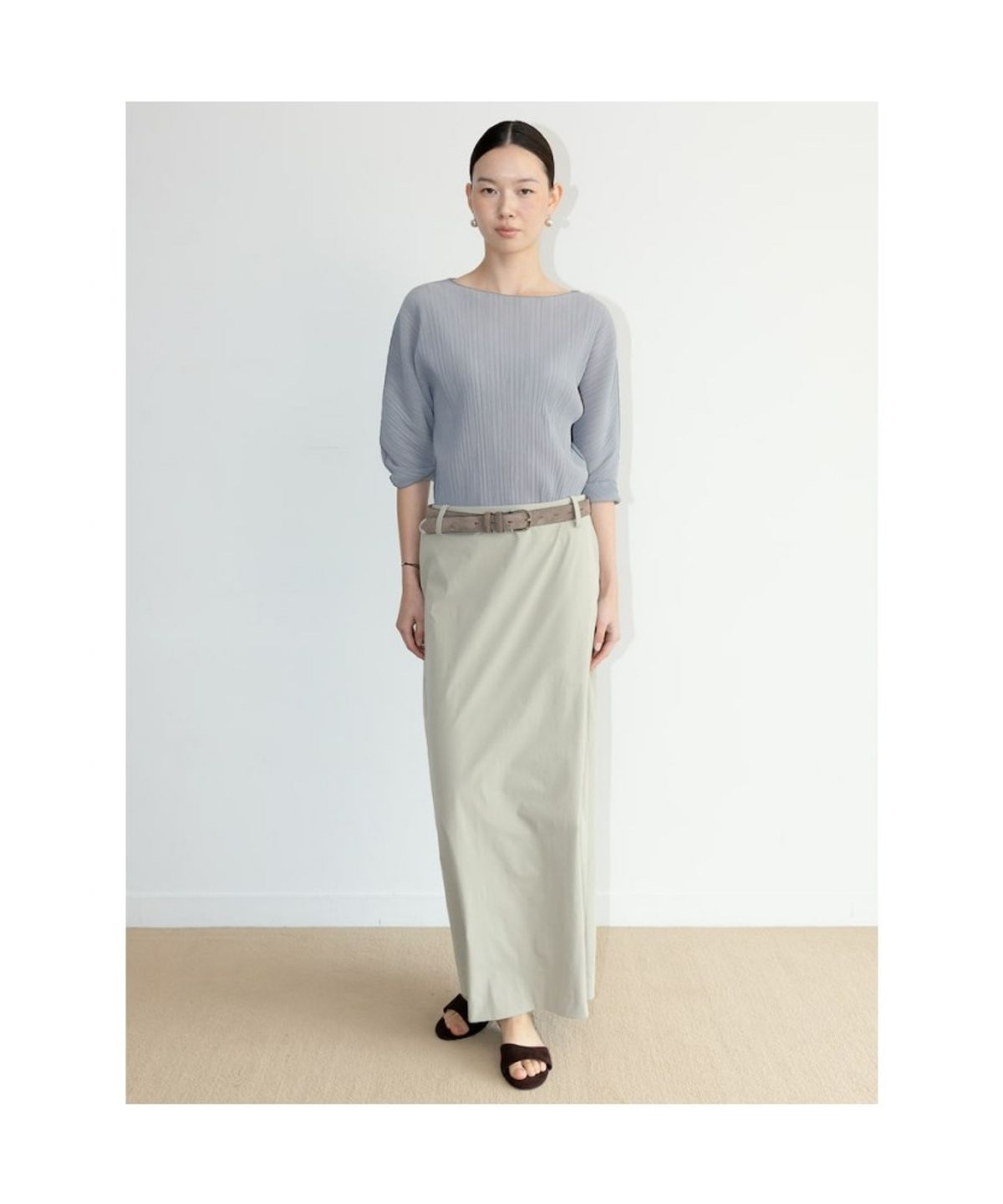 디애퍼처(THE APERTURE) Georgia H Line Skirt  Khaki (TA6727A12H)
