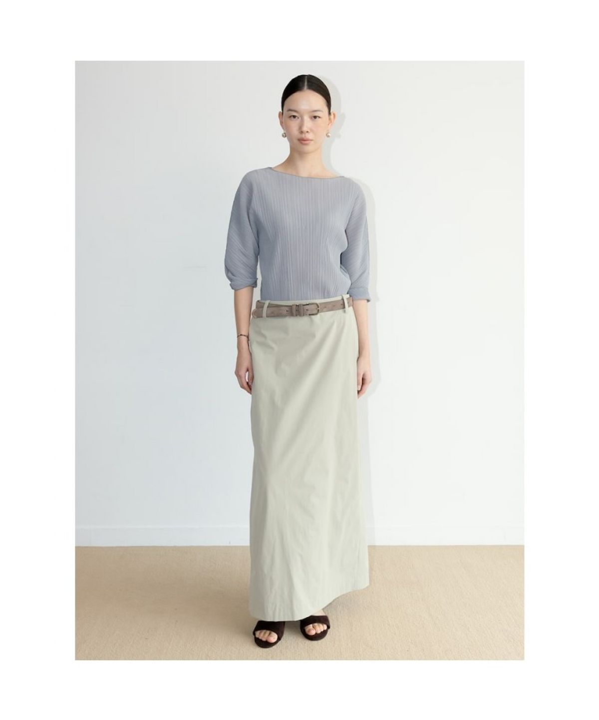 디애퍼처(THE APERTURE) Georgia H Line Skirt  Khaki (TA6727A12H)