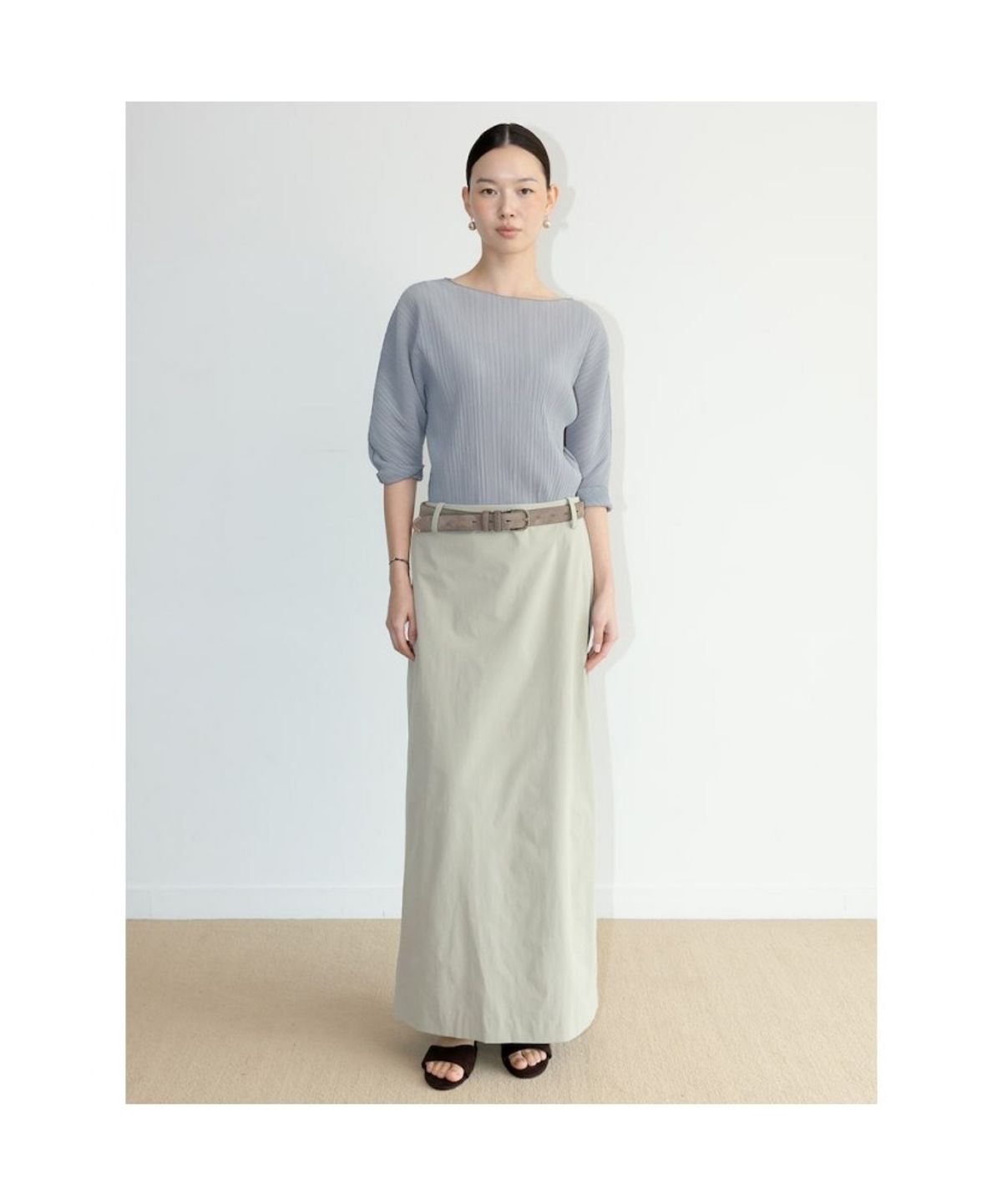 디애퍼처(THE APERTURE) Georgia H Line Skirt  Khaki (TA6727A12H)