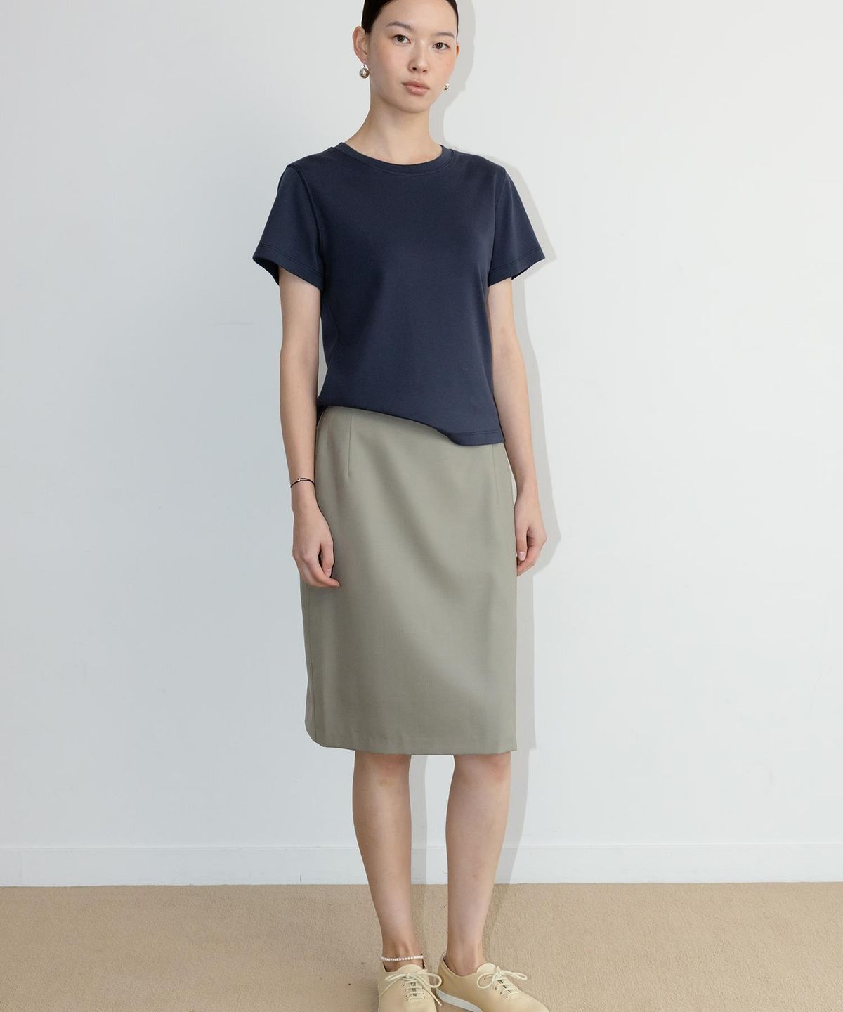 디애퍼처(THE APERTURE) Josh Midi H Line Skirt  Beige (TA6727A07A)
