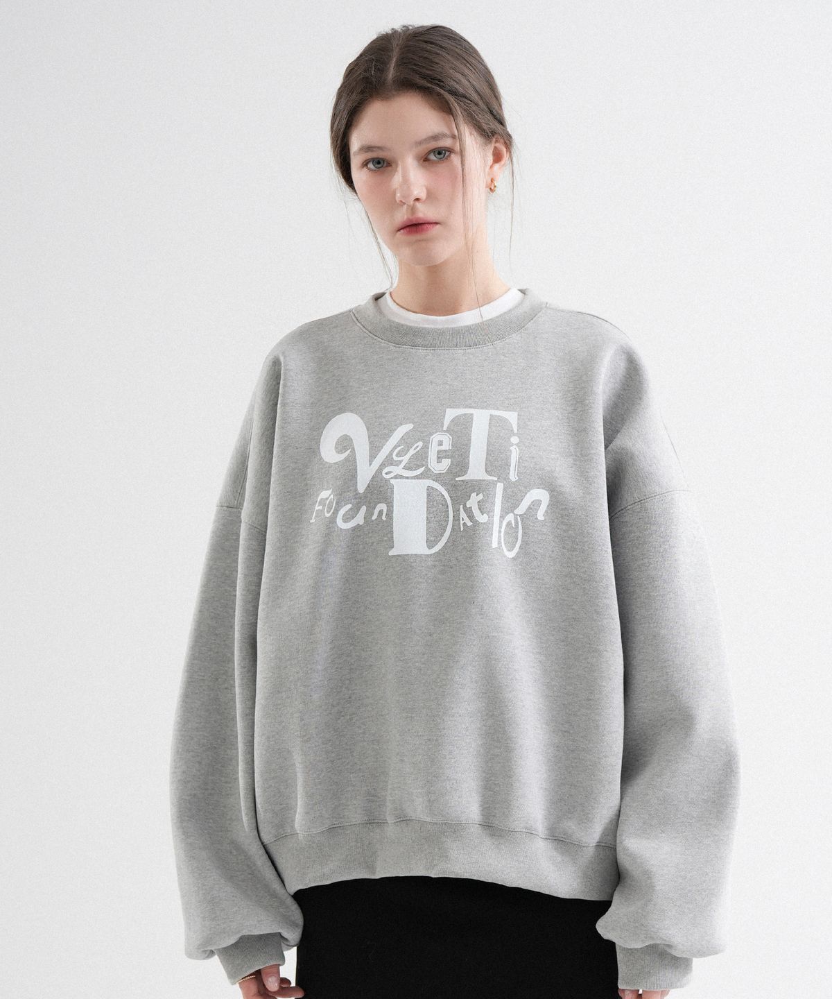 블레티(VLETI) Tentadumble Oversized Logo Fluff Sweatshirt (Gray)