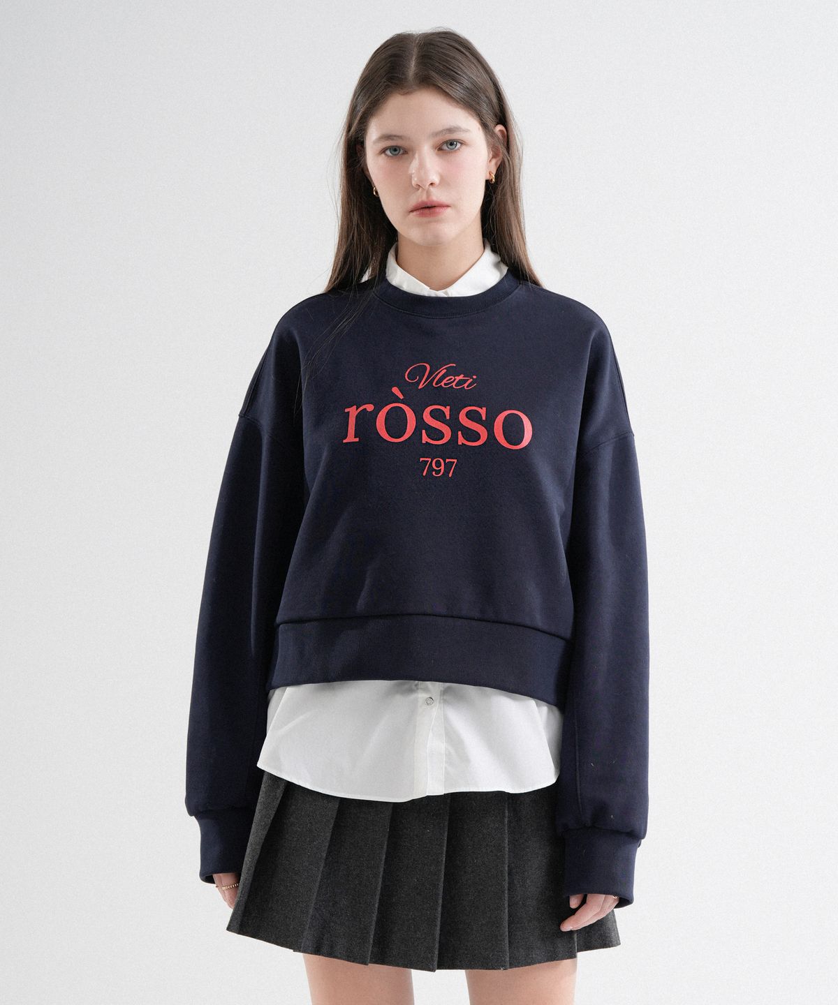 블레티(VLETI) Tentadumble Logo Crop Sweatshirt (Navy)