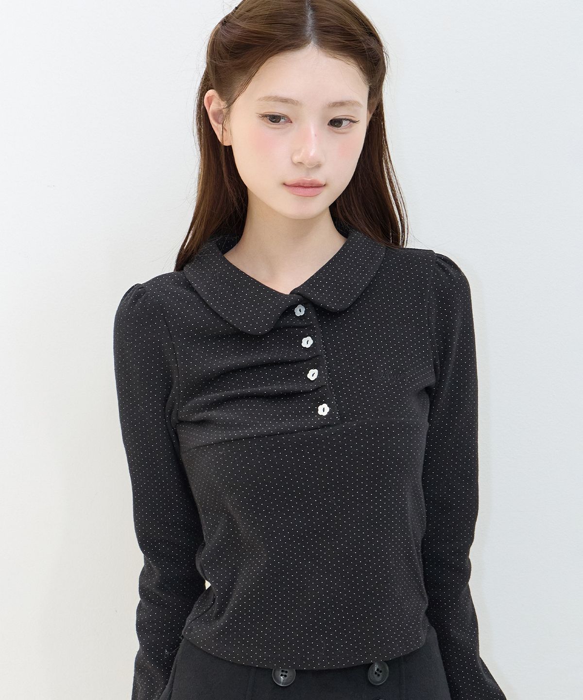 일리고(ILLIGO) 도트 핀턱 카라 롱슬리브 블랙