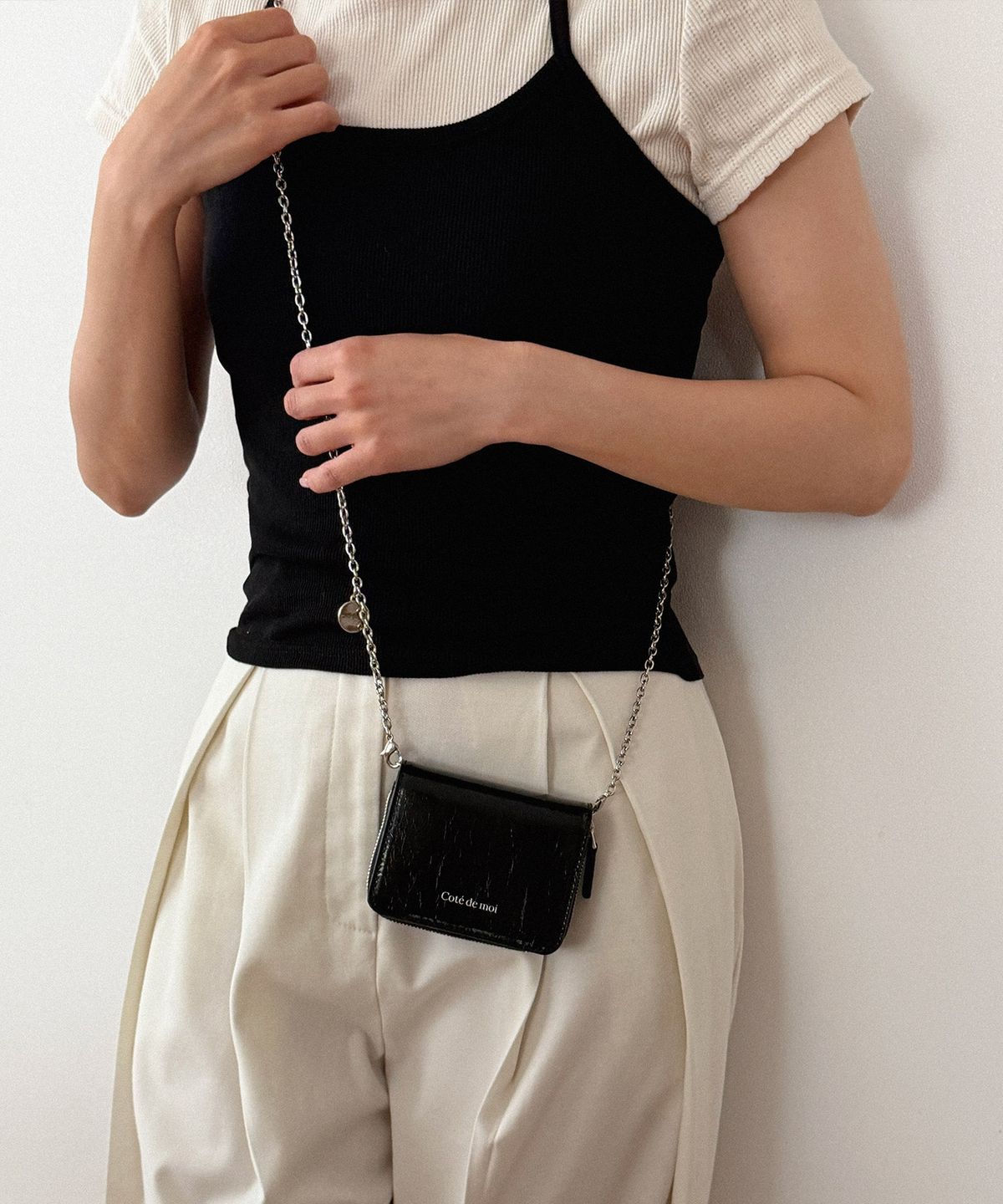 꼬떼드무아(COTEDEMOI) Page Zip Chain Wallet - Black