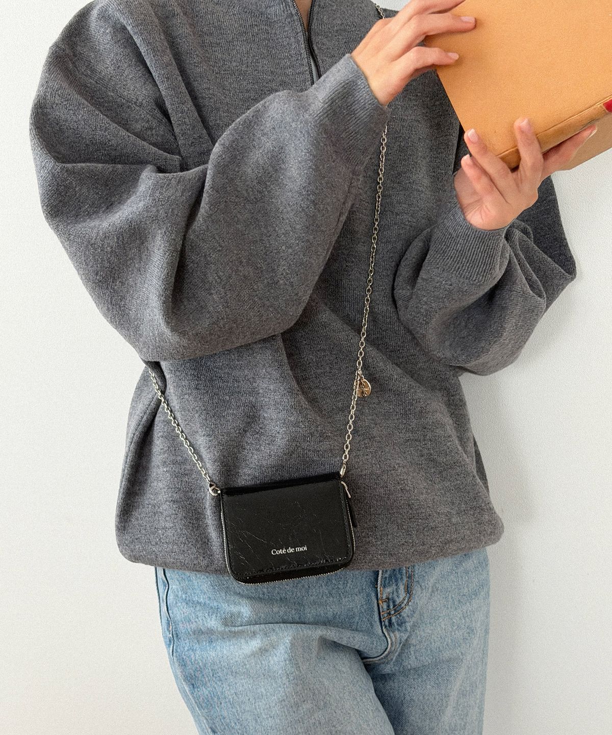 꼬떼드무아(COTEDEMOI) Page Zip Chain Wallet - Black