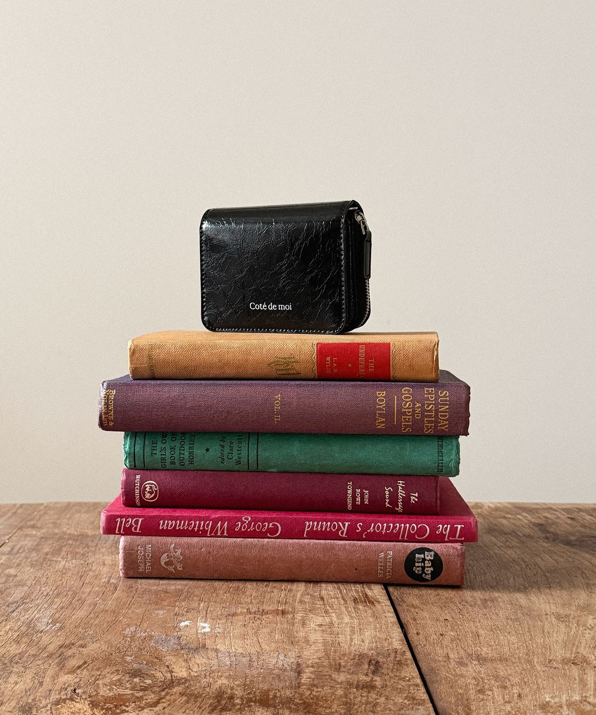 꼬떼드무아(COTEDEMOI) Page Zip Chain Wallet - Black