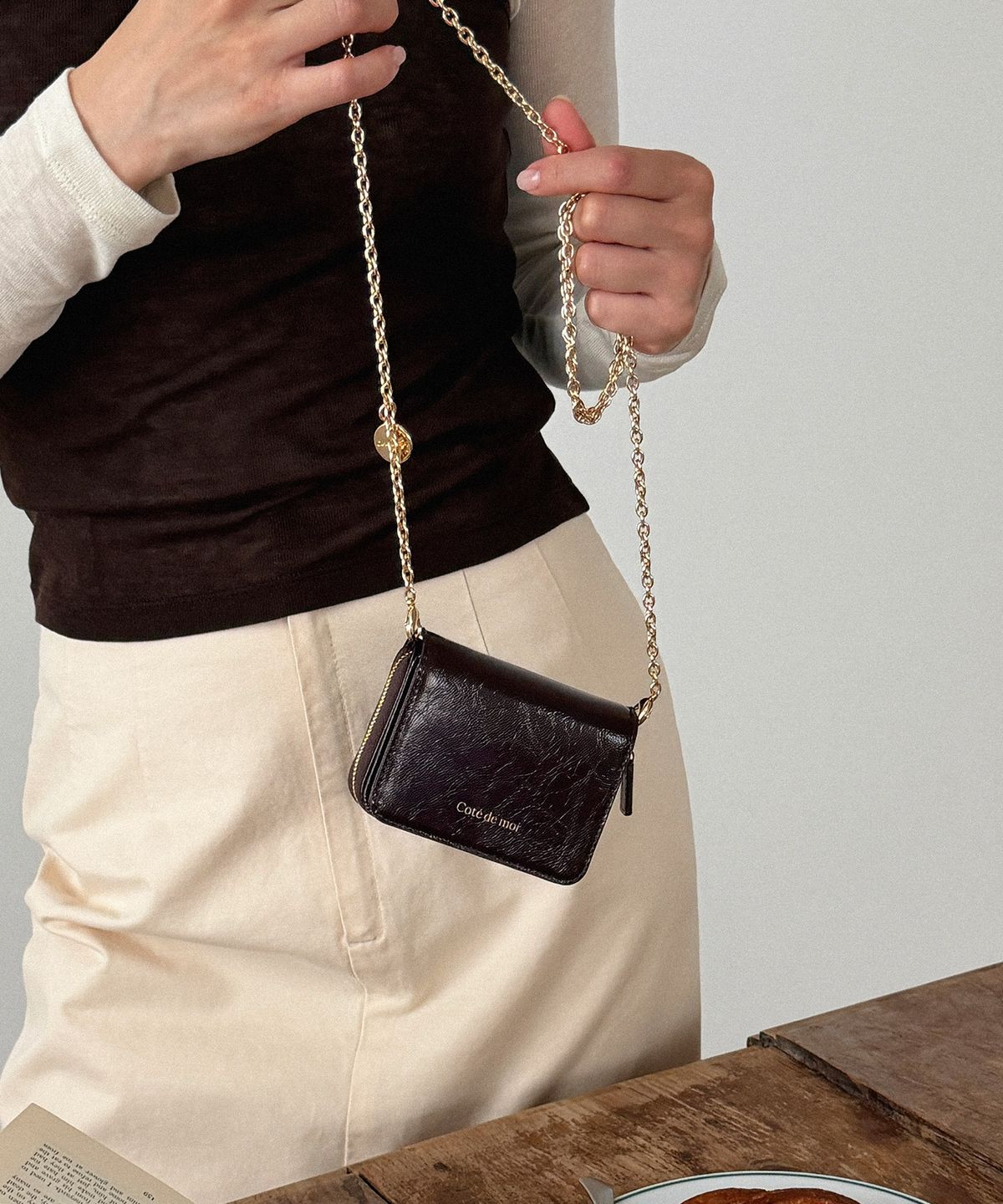 꼬떼드무아(COTEDEMOI) Page Zip Chain Wallet - Chocolate Brown