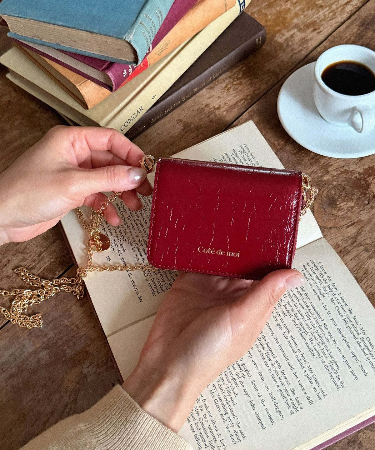 꼬떼드무아(COTEDEMOI) Page Zip Chain Wallet - Crimson Red