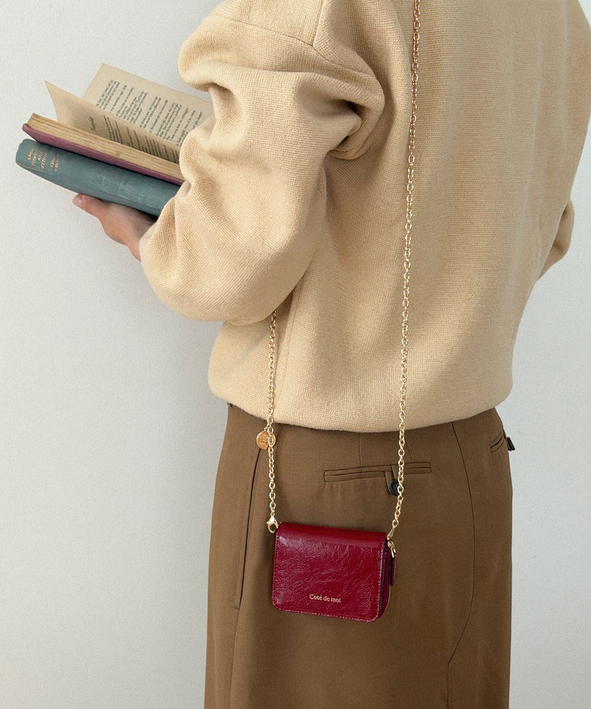 꼬떼드무아(COTEDEMOI) Page Zip Chain Wallet - Crimson Red