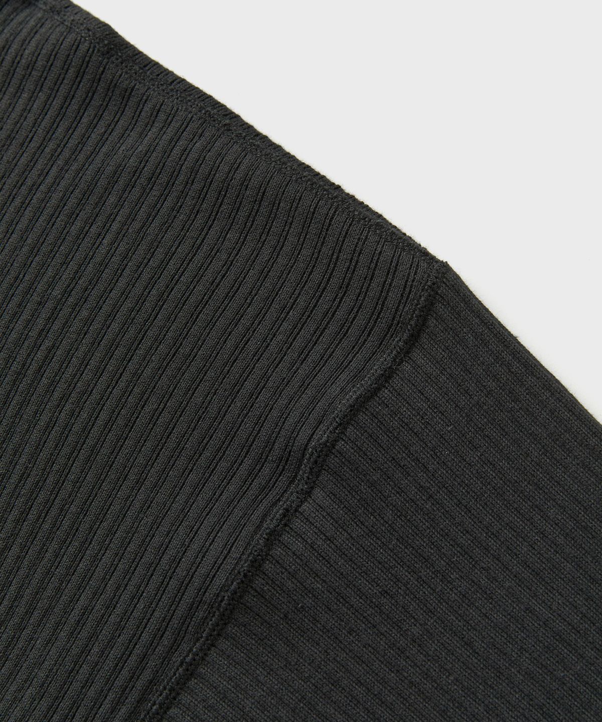 브론슨(BRONSON) Ribbed Long Sleeve Henley Shirt Black