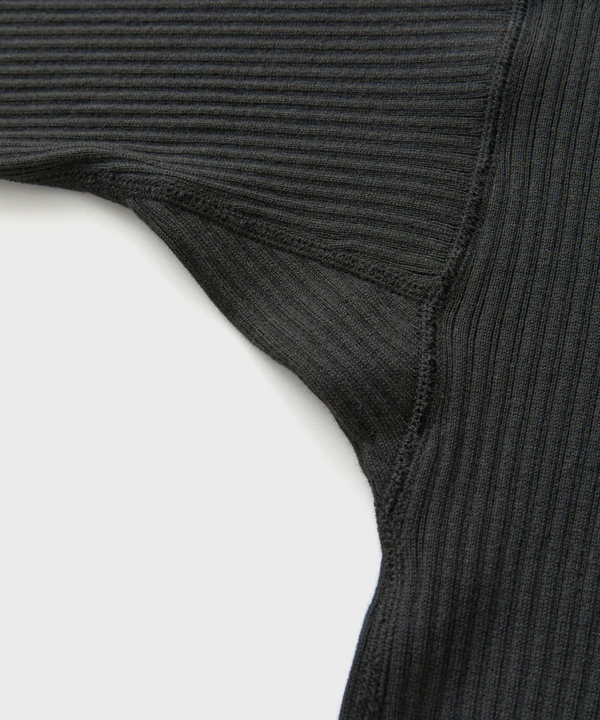 브론슨(BRONSON) Ribbed Long Sleeve Henley Shirt Black