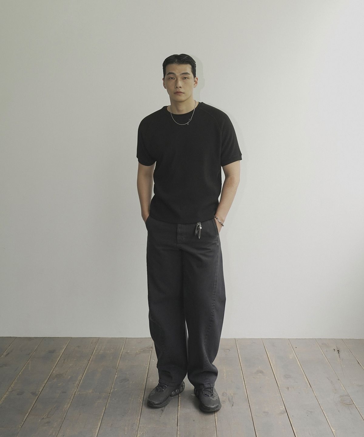 시도(SIIIIDO) COMMODUS HALF T SHIRT(BLACK)