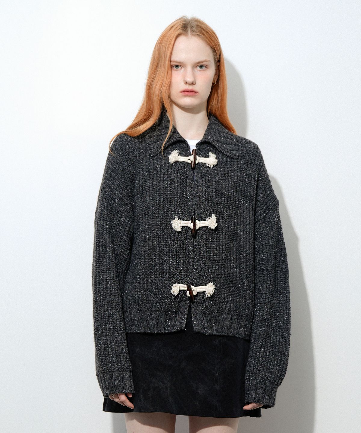 블레티(VLETI) Toggle Button Collar Knit Cardigan (Charcoal)