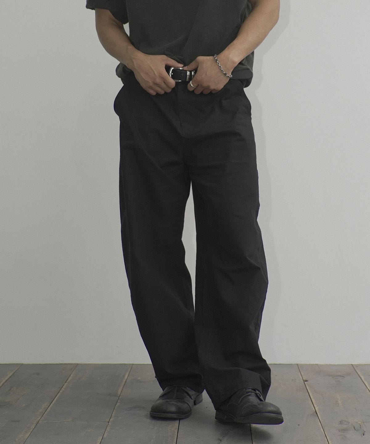 시도(SIIIIDO) WAYNE PANTS(BLACK)