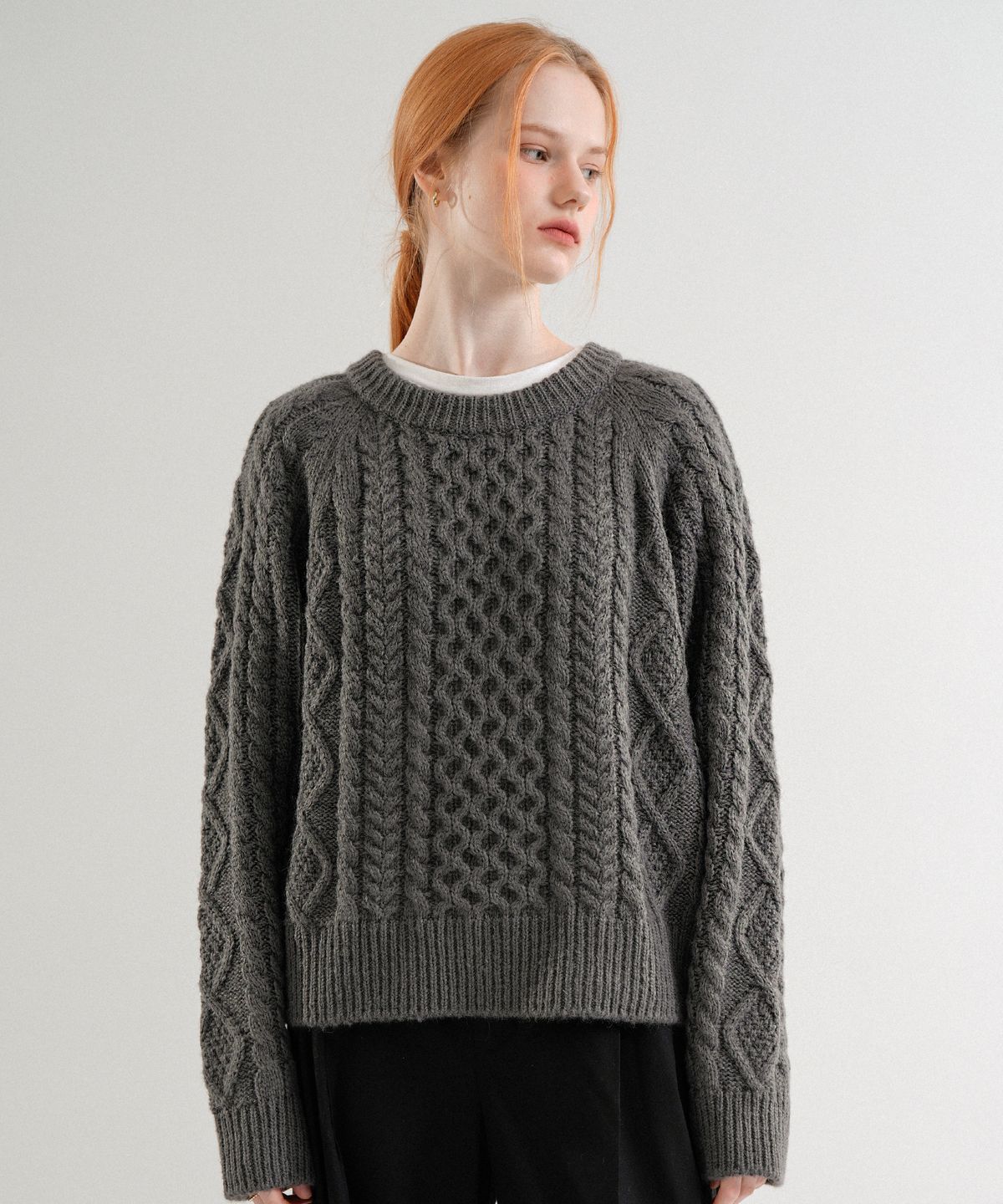 블레티(VLETI) Cable Wool Round Knit (Charcoal)