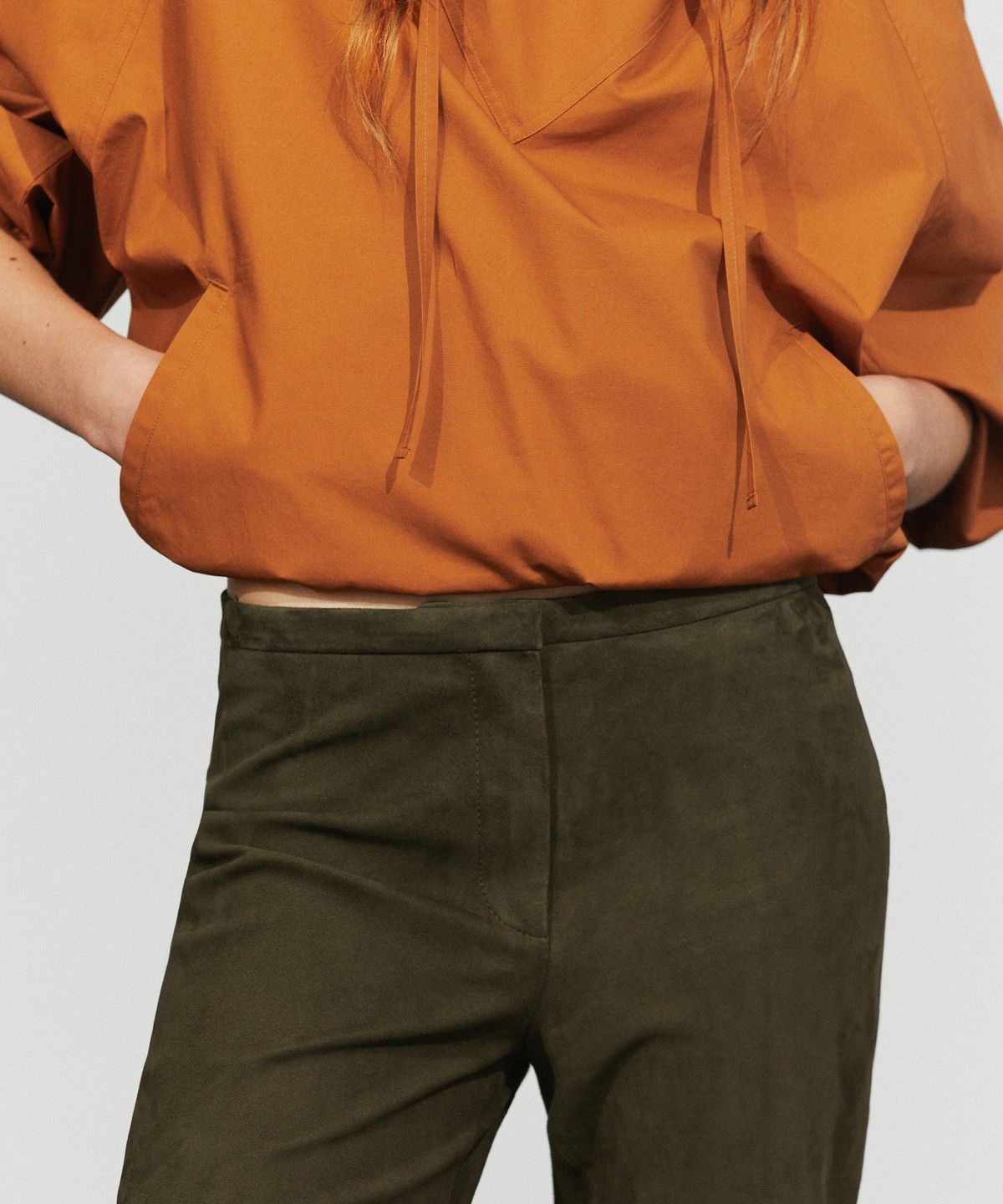 마시모두띠(MASSIMO DUTTI) 스웨이드 레더 팬츠