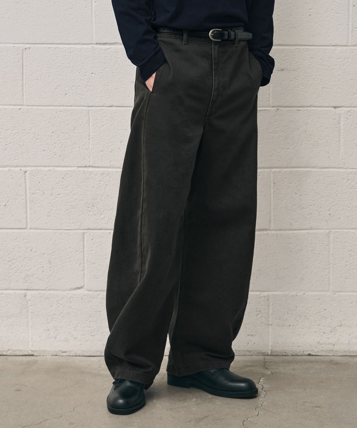 드로우핏(DRAW FIT) 커브드 코튼 워싱 팬츠 [KHAKI GREY]