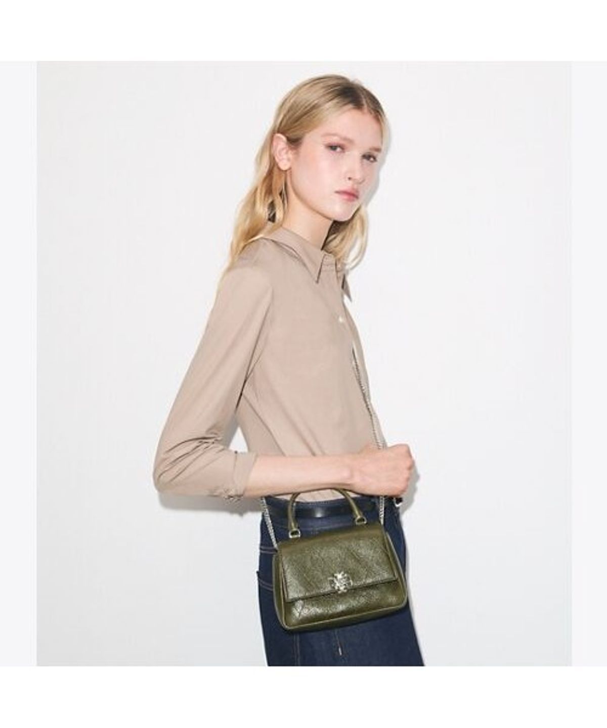 토리버치(TORYBURCH) 찰리 퀼팅 탑 핸들 체인 월렛 - 레초