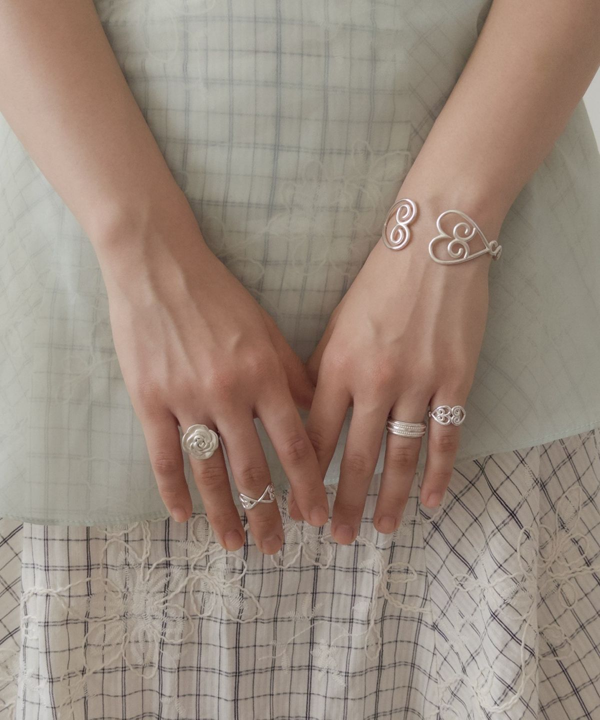 페어오브러브(PAIR OF LOVE) Balcony Heart Rolling Bangle Bracelet