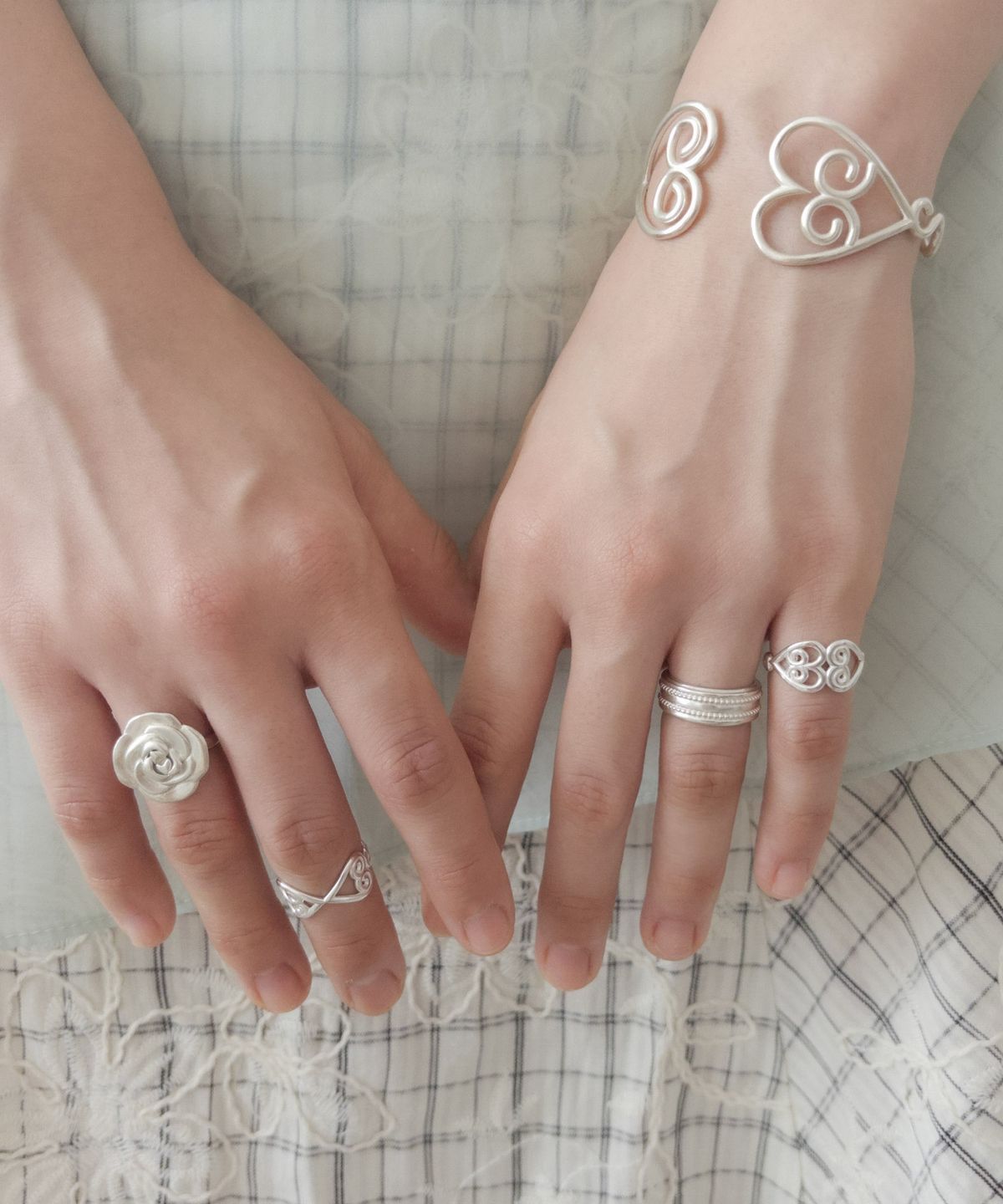 페어오브러브(PAIR OF LOVE) Balcony Heart Rolling Bangle Bracelet