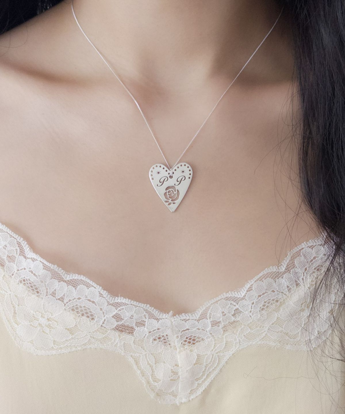 페어오브러브(PAIR OF LOVE) Garden Rose Heart Pendant Necklace