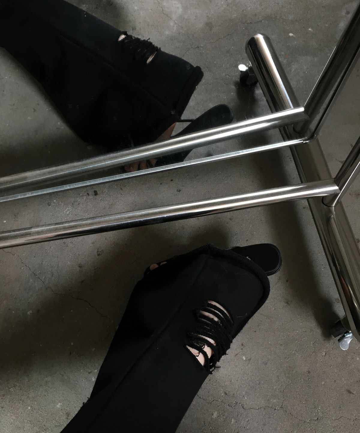 이네기(INEGI) Damaged Cutting Bootcut Sweat Pants (black)