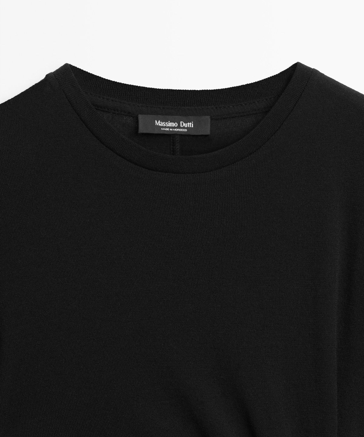 마시모두띠(MASSIMO DUTTI) 언밸런스 매듭 디테일 티셔츠