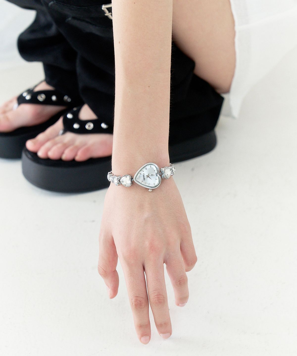 그럼피스터프(GRUMPY STUFF) Crystal Heart Frame Watch