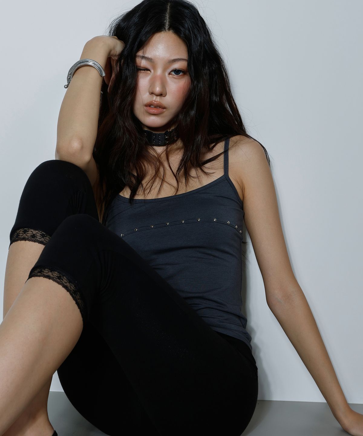 티미드프리크(TIMID FREAK) Lace Spandex Capri leggings Black