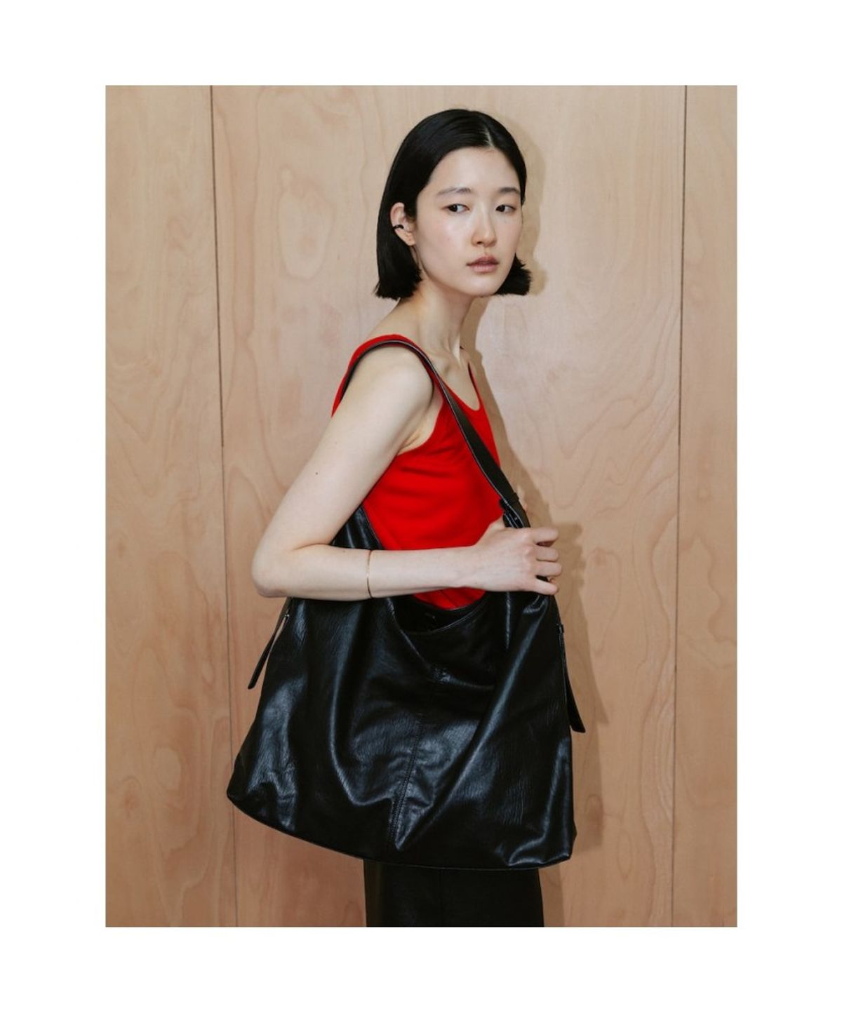 디애퍼처(THE APERTURE) Carter Hobo Bag  Black (TA67D4A085)
