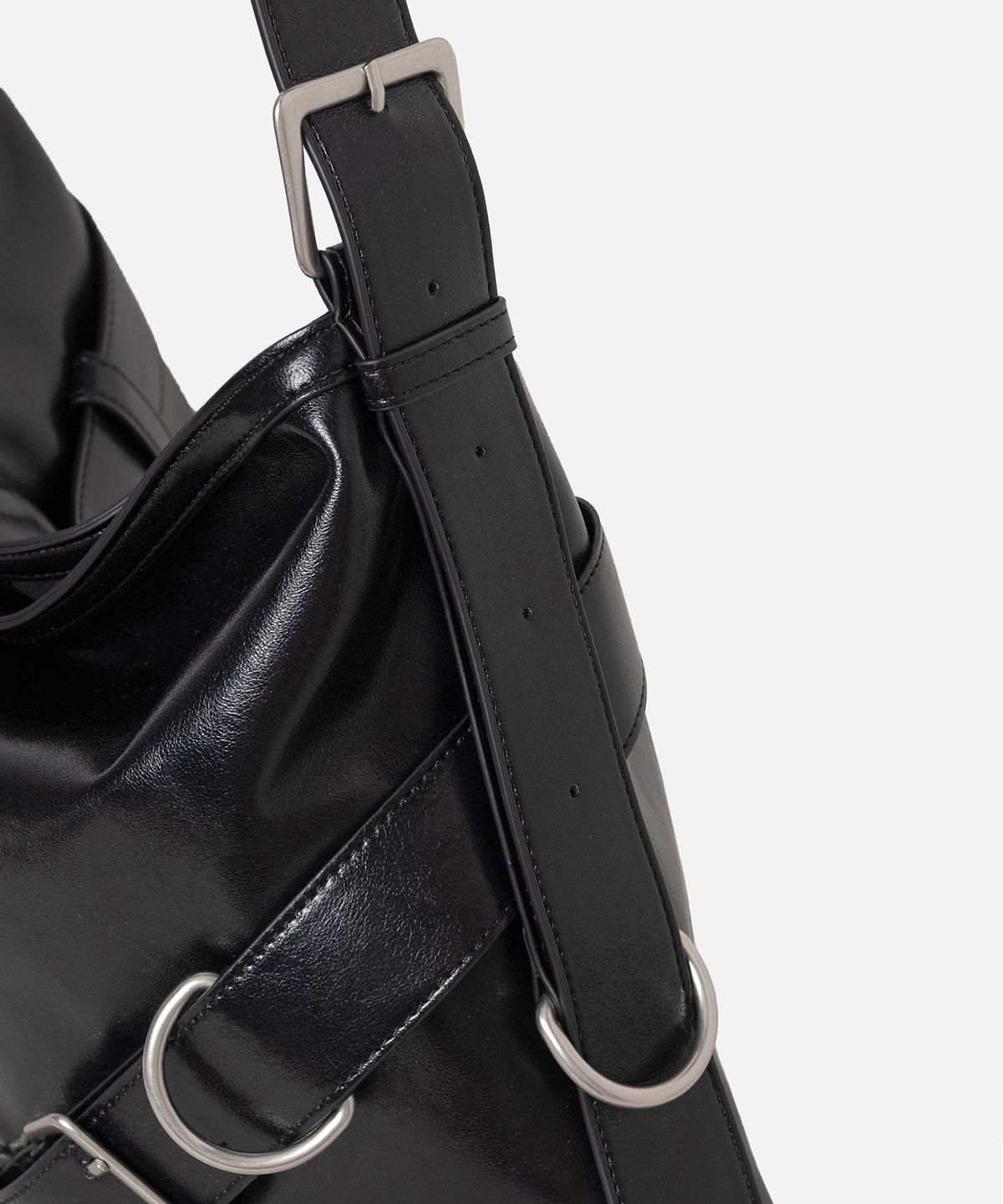 인스턴트펑크(INSTANTFUNK) BELTED HARDWARE BAG - BLACK