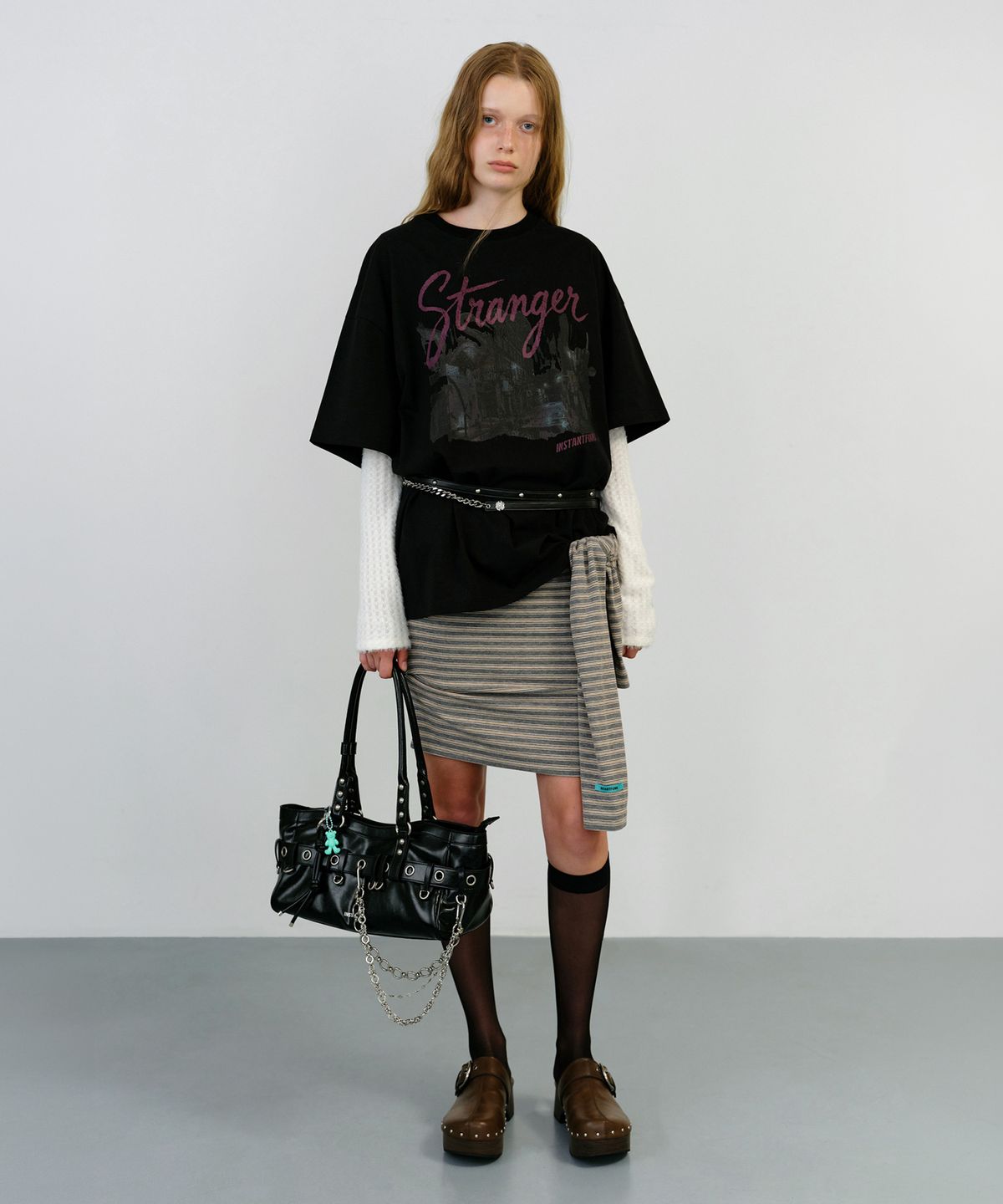인스턴트펑크(INSTANTFUNK) STRANGER GRAPHIC OVERSIZE TEE - BLACK