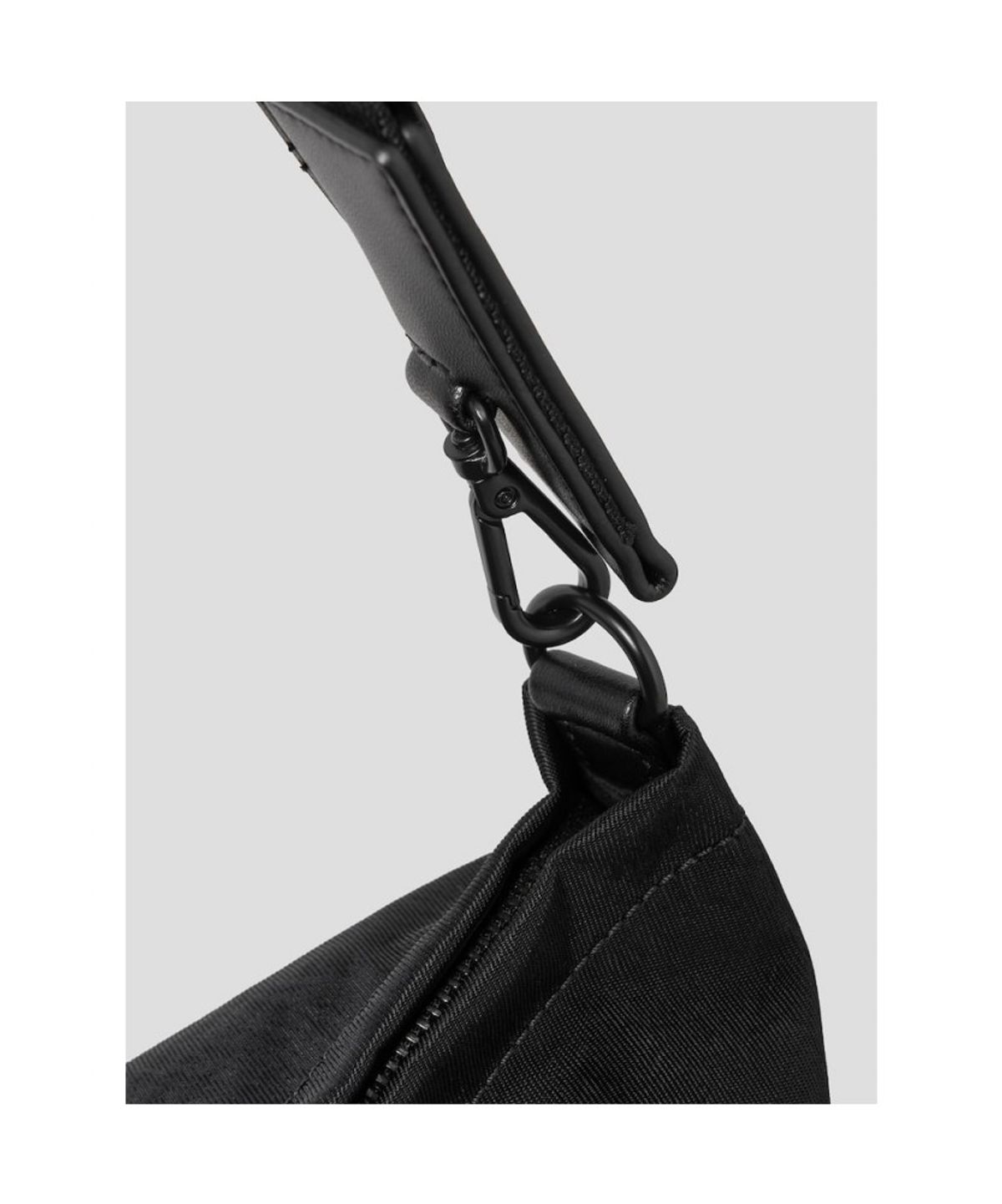 빈폴 액세서리(BEANPOLE ACCESSORY) LESS BAG_2 라지 나일론 크로스백  블랙