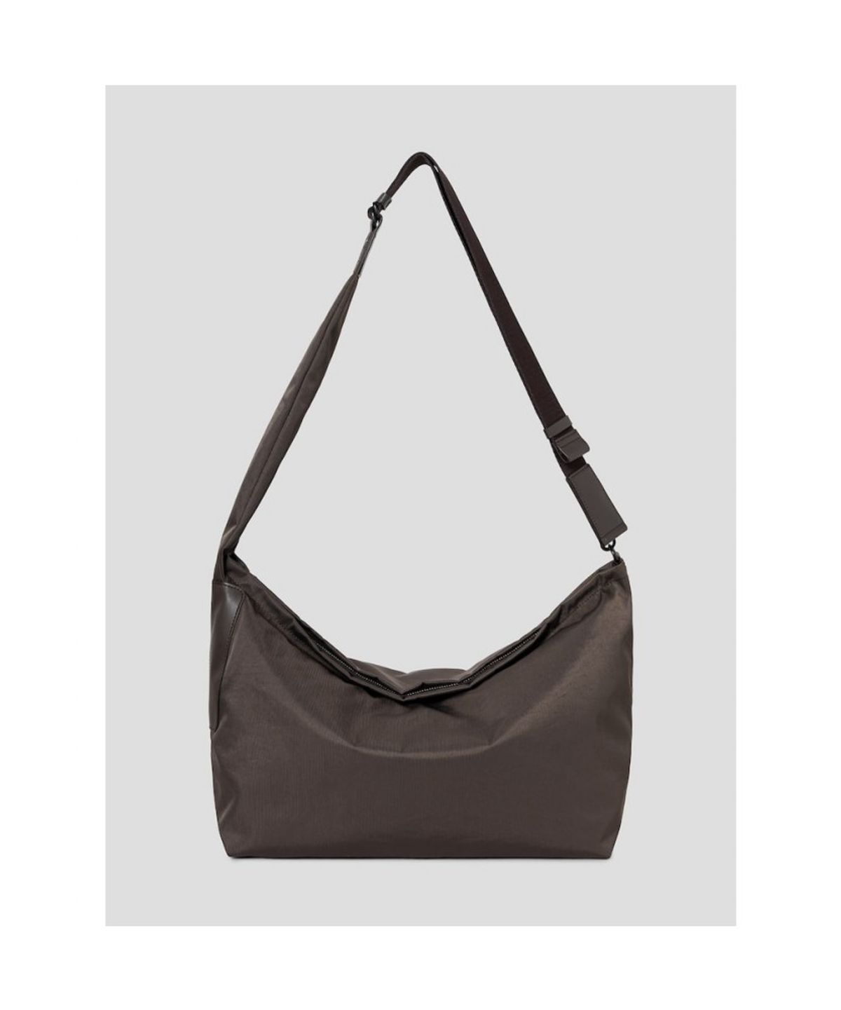 빈폴 액세서리(BEANPOLE ACCESSORY) LESS BAG_2 라지 나일론 크로스백  브라운