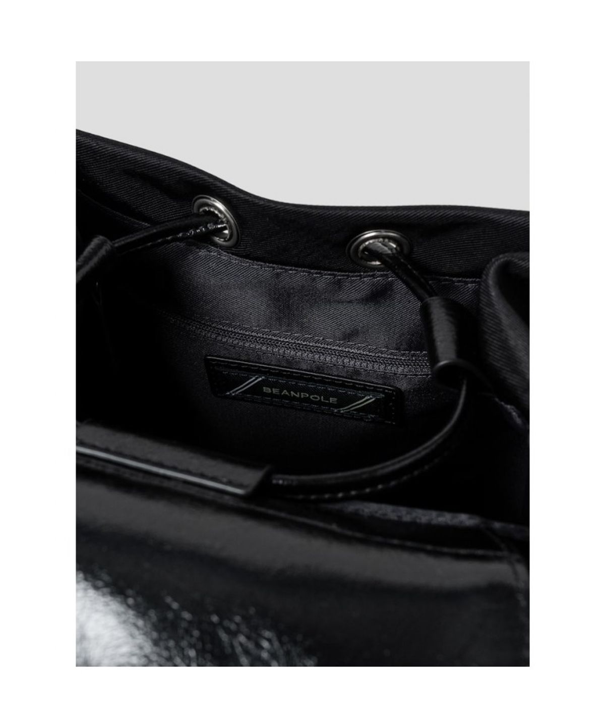 빈폴 액세서리(BEANPOLE ACCESSORY) 노라 플랩 백팩  블랙