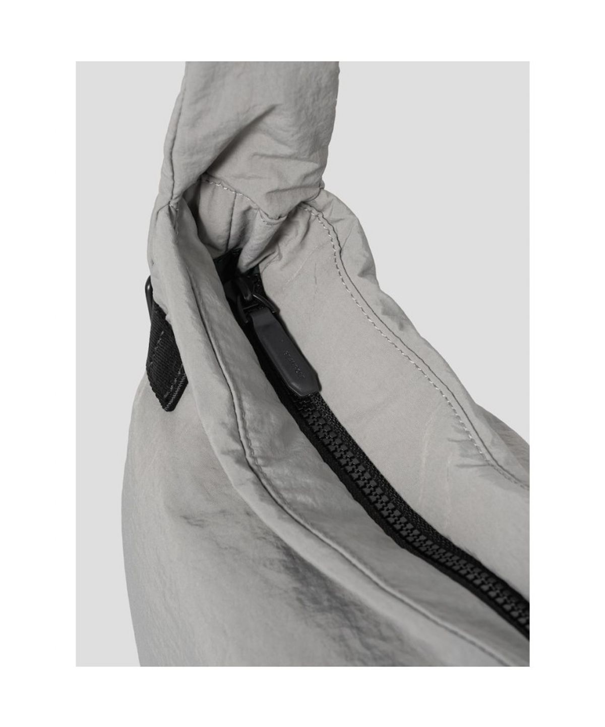 빈폴 액세서리(BEANPOLE ACCESSORY) 커뮤터 가로 메신저  라이트 그레이