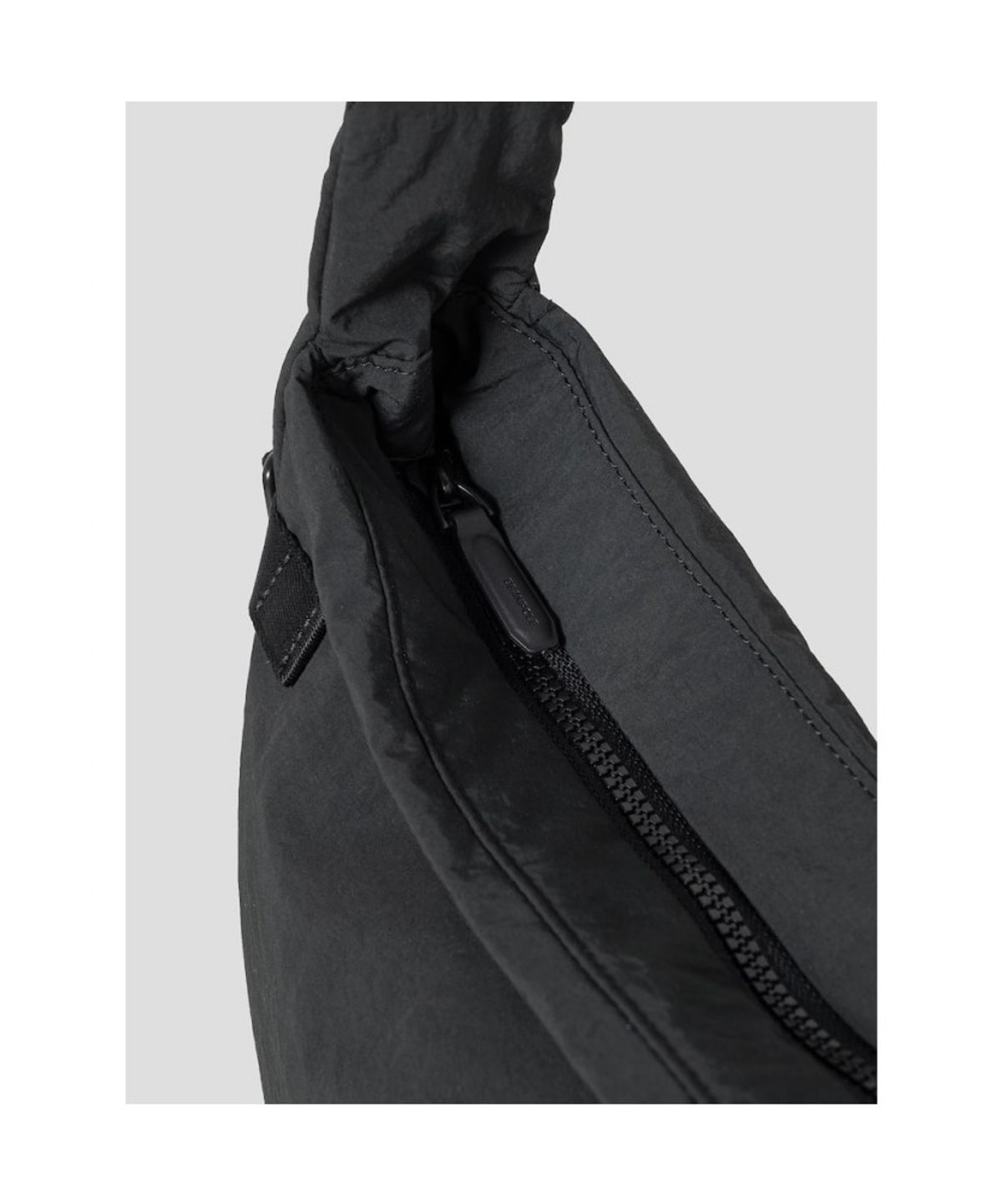 빈폴 액세서리(BEANPOLE ACCESSORY) 커뮤터 가로 메신저  그레이