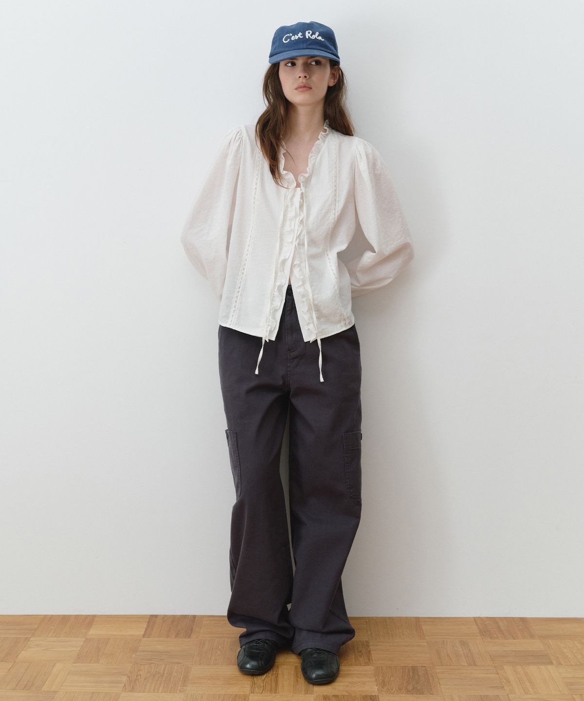 로라로라(ROLAROLA) CURVED CARGO PANTS NAVY