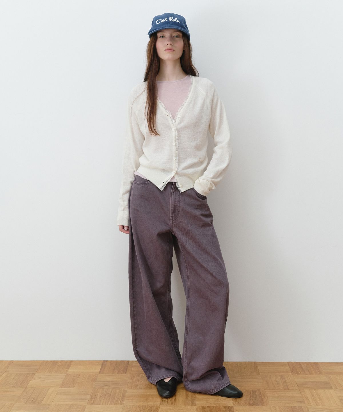 로라로라(ROLAROLA) PIGMENT CURVED WIDE PANTS DEEP PURPLE