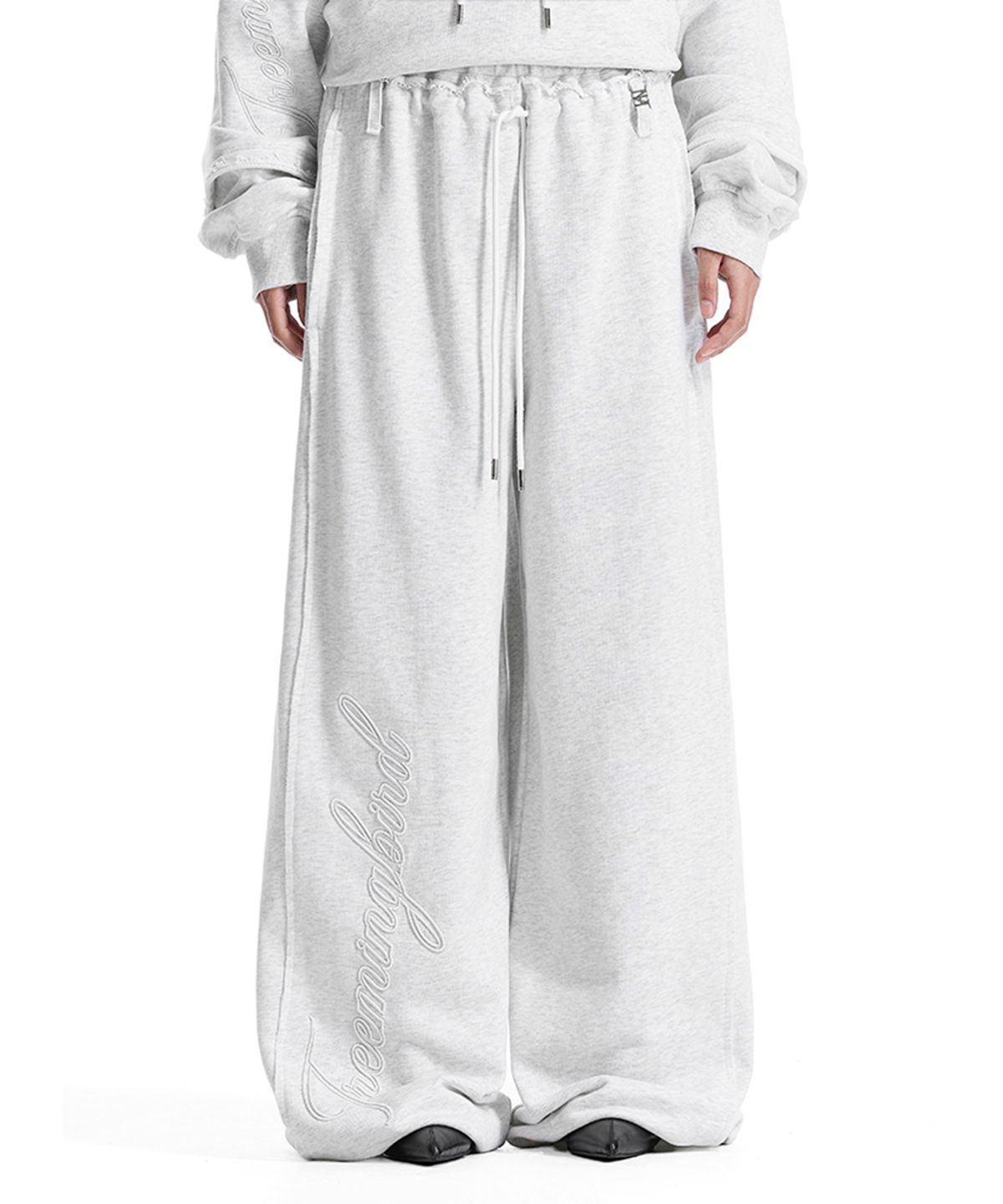 트리밍버드(TREEMINGBIRD) Lettering Raw-Cut Set-Up Sweat Pants [ Light Gray ]