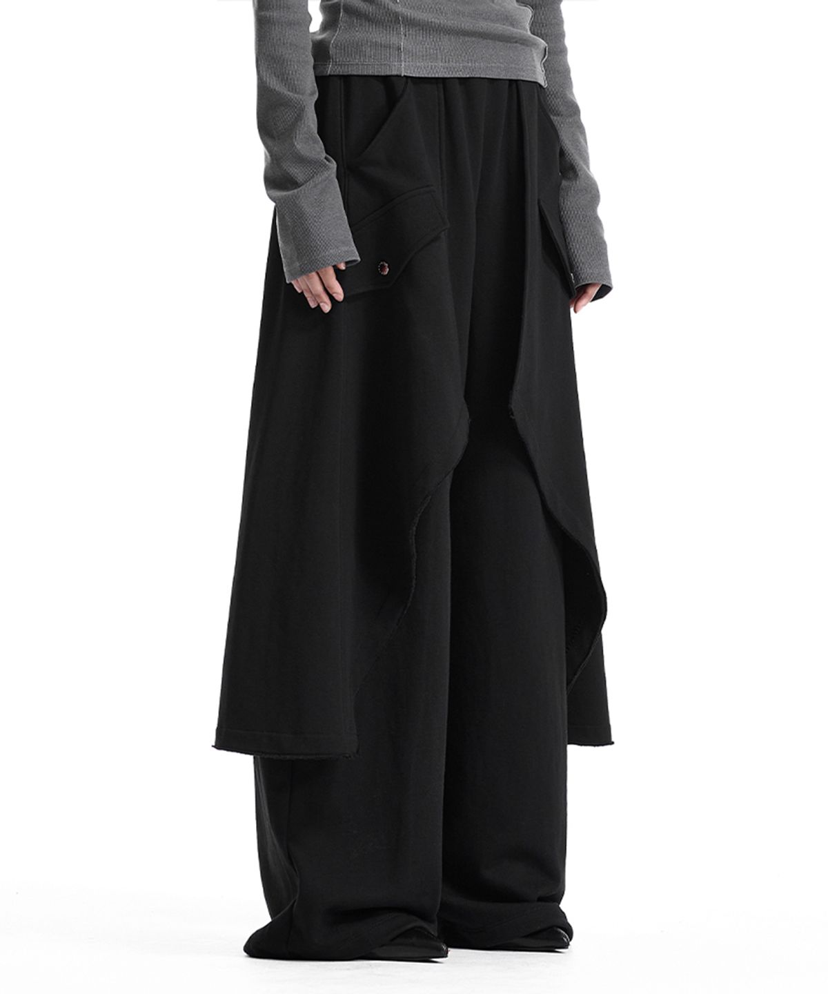 트리밍버드(TREEMINGBIRD) Raw-Edge Layered Sweat Pants [ Black ]
