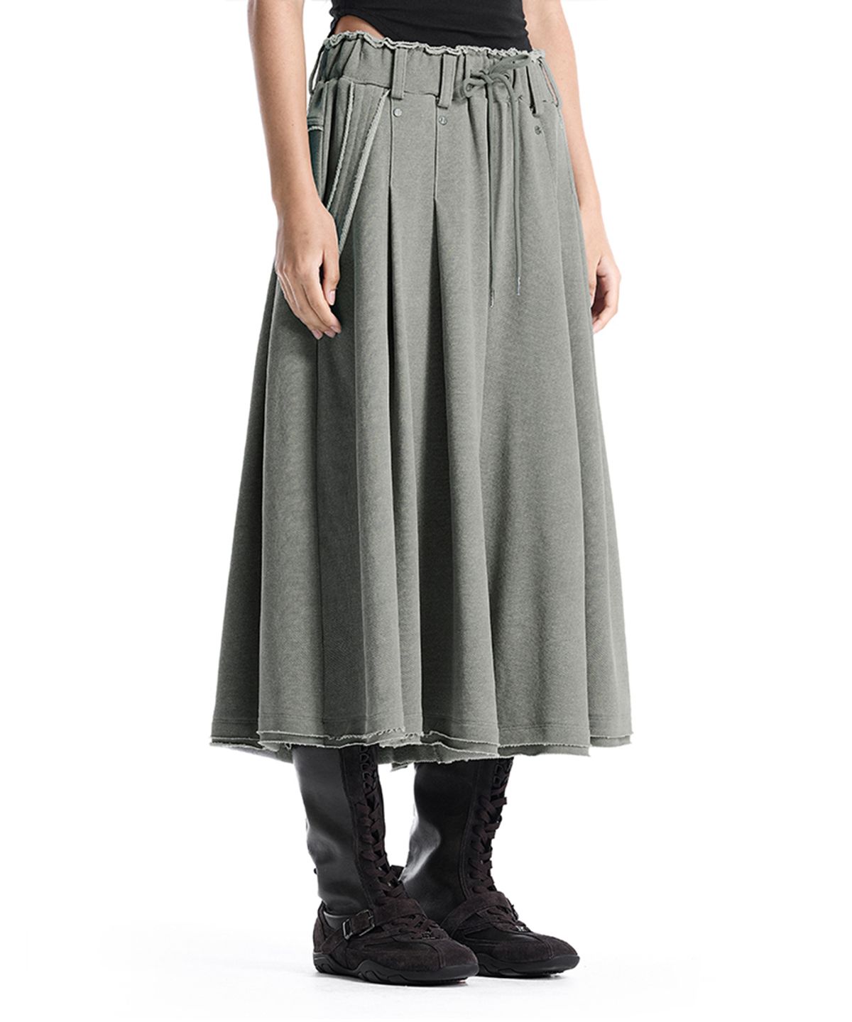 트리밍버드(TREEMINGBIRD) Raw-Edge Pleated Set-Up Bermuda Pants [ Light Gray ]
