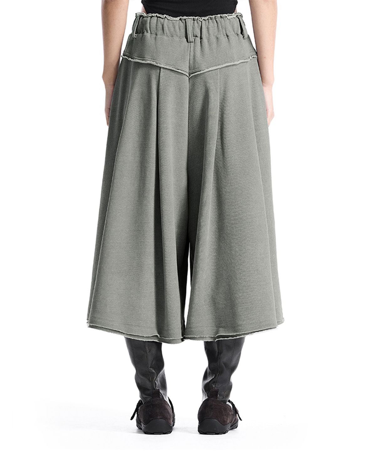 트리밍버드(TREEMINGBIRD) Raw-Edge Pleated Set-Up Bermuda Pants [ Light Gray ]