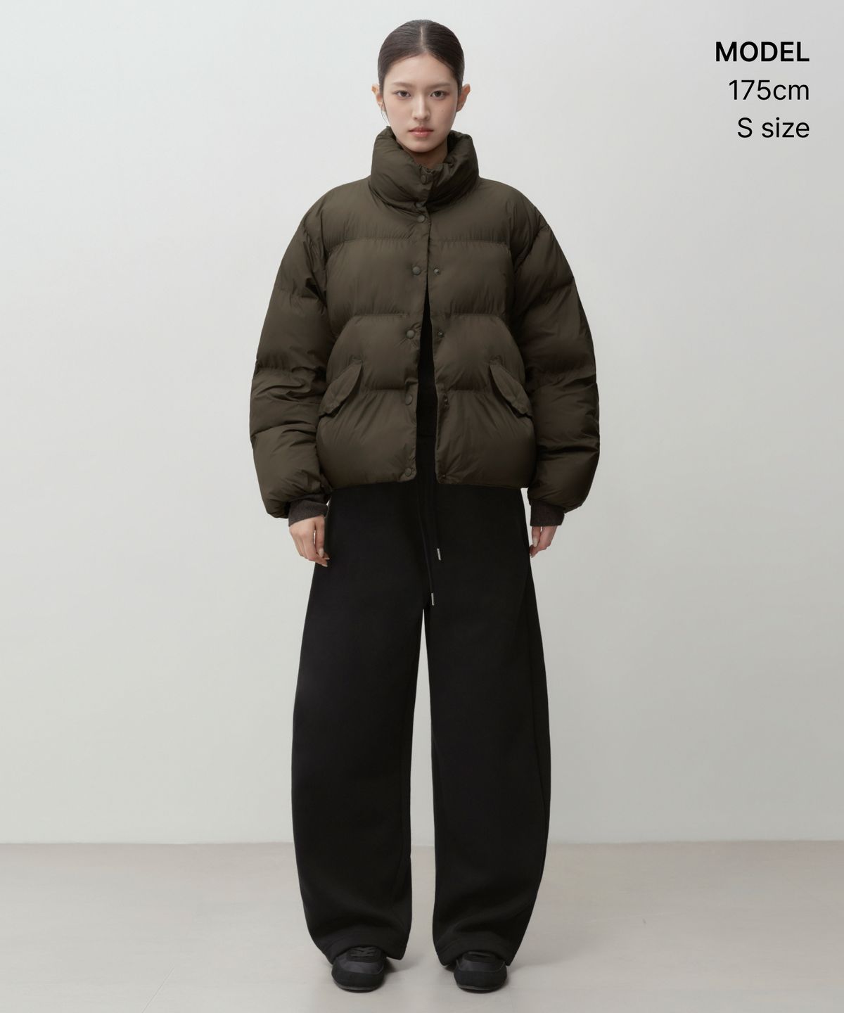 무신사 스탠다드 우먼(MUSINSA STANDARD WOMAN) 우먼즈 기모 커브드 스웨트 팬츠 [블랙]