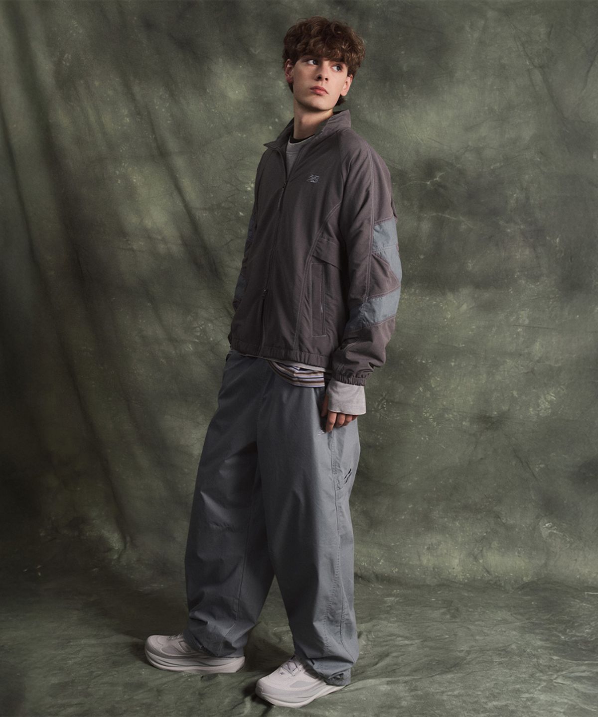 뉴발란스(NEW BALANCE) NBNAG31833 / UNI ESCAPE 스탠넥 웜업자켓 (L/GRAY)
