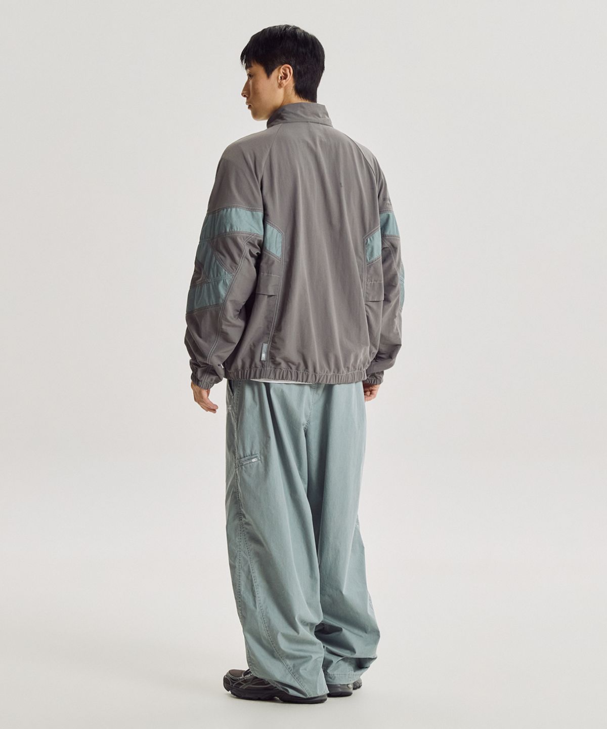 뉴발란스(NEW BALANCE) NBNAG31833 / UNI ESCAPE 스탠넥 웜업자켓 (L/GRAY)