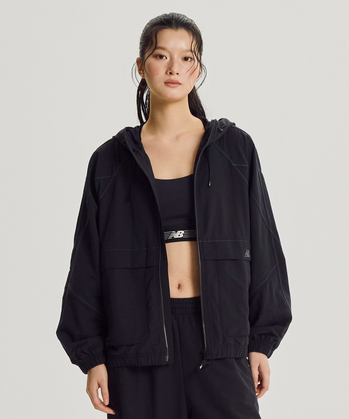 뉴발란스(NEW BALANCE) NBNAG3W822 / WOMEN ALLDAY 후드형 바람막이 (BLACK)