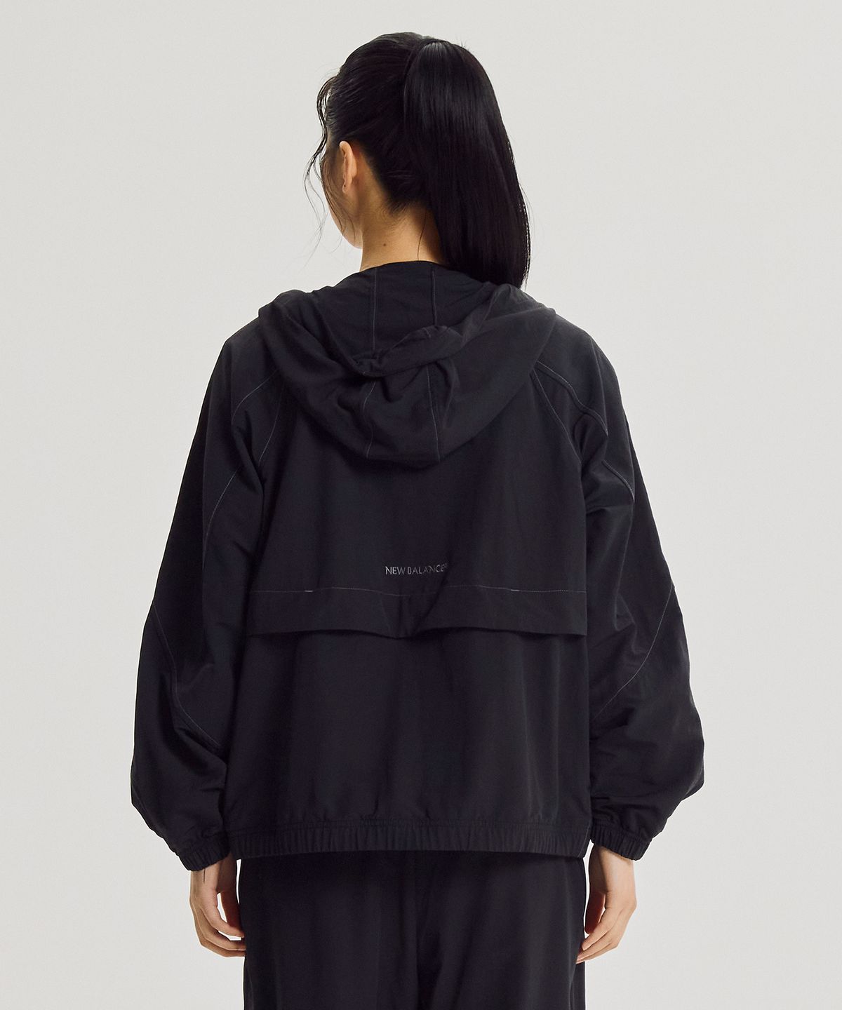 뉴발란스(NEW BALANCE) NBNAG3W822 / WOMEN ALLDAY 후드형 바람막이 (BLACK)