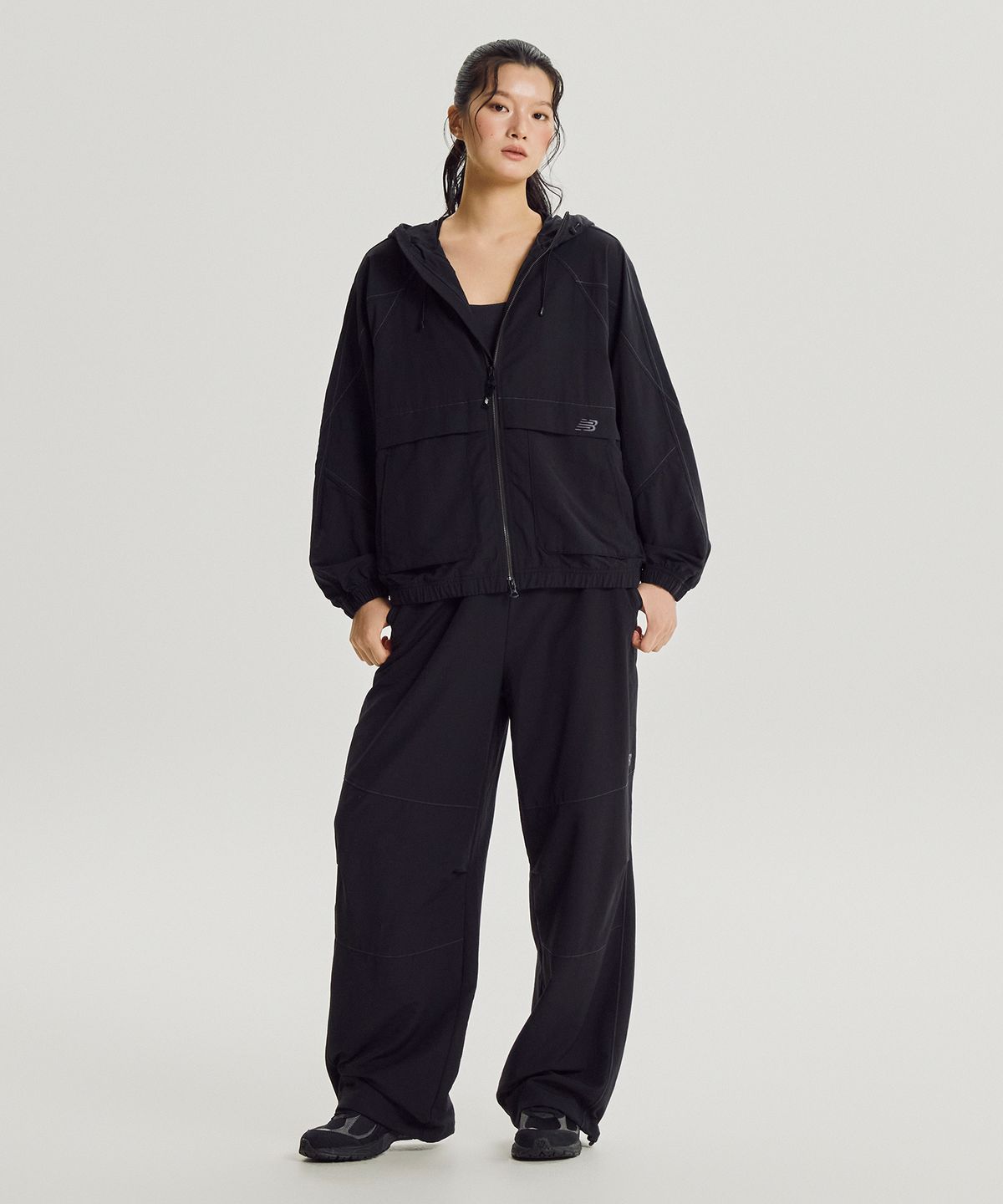 뉴발란스(NEW BALANCE) NBNAG3W822 / WOMEN ALLDAY 후드형 바람막이 (BLACK)